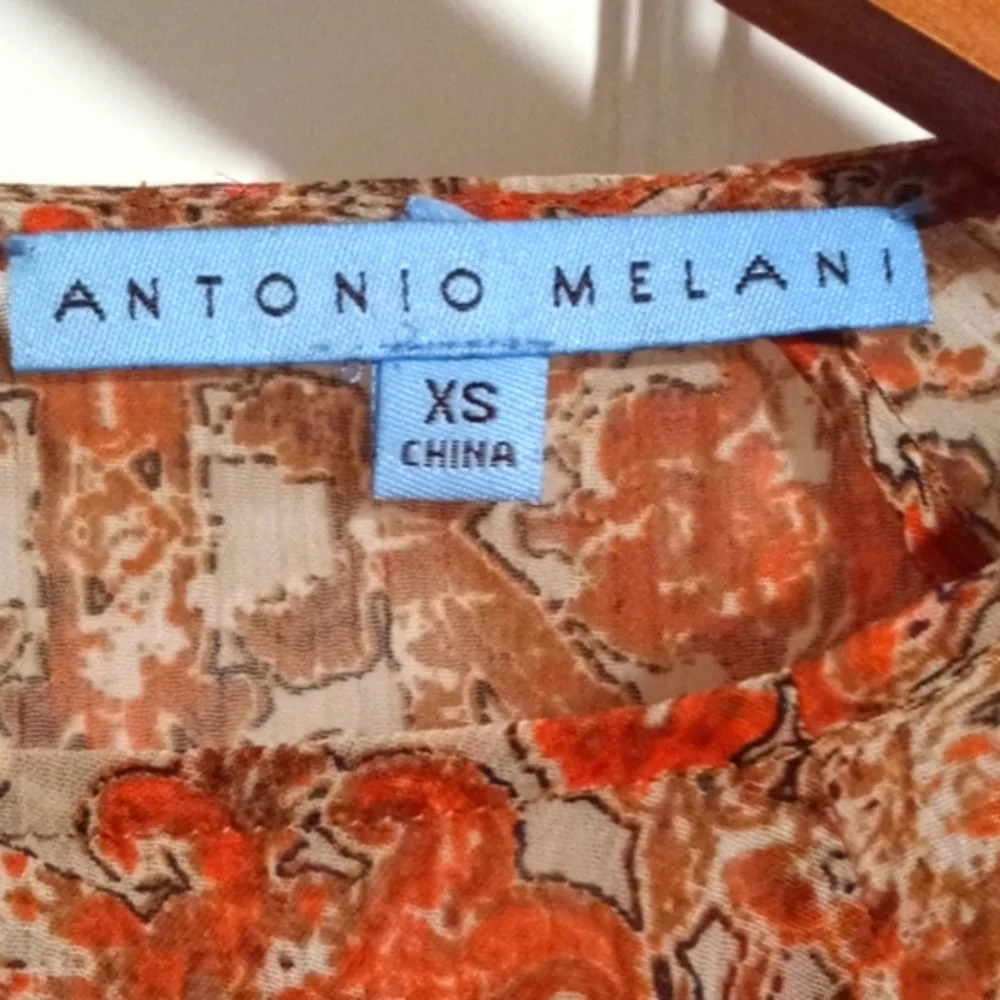 🆕 Antonio Melani - Sheer Floral Ruffled Top - Picture 3 of 10